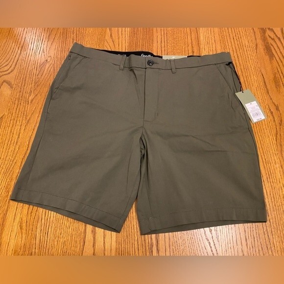 NWT GoodFellow Men’s Army Green Bermuda Tech Shorts - Picture 3 of 11